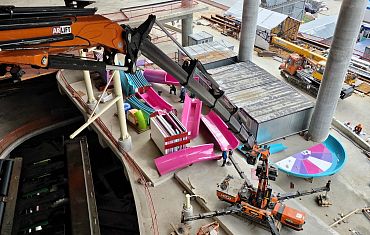 Спецтехника ARLIFT на строительном объекте