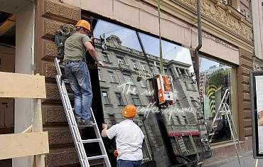 Остекление витрины магазина